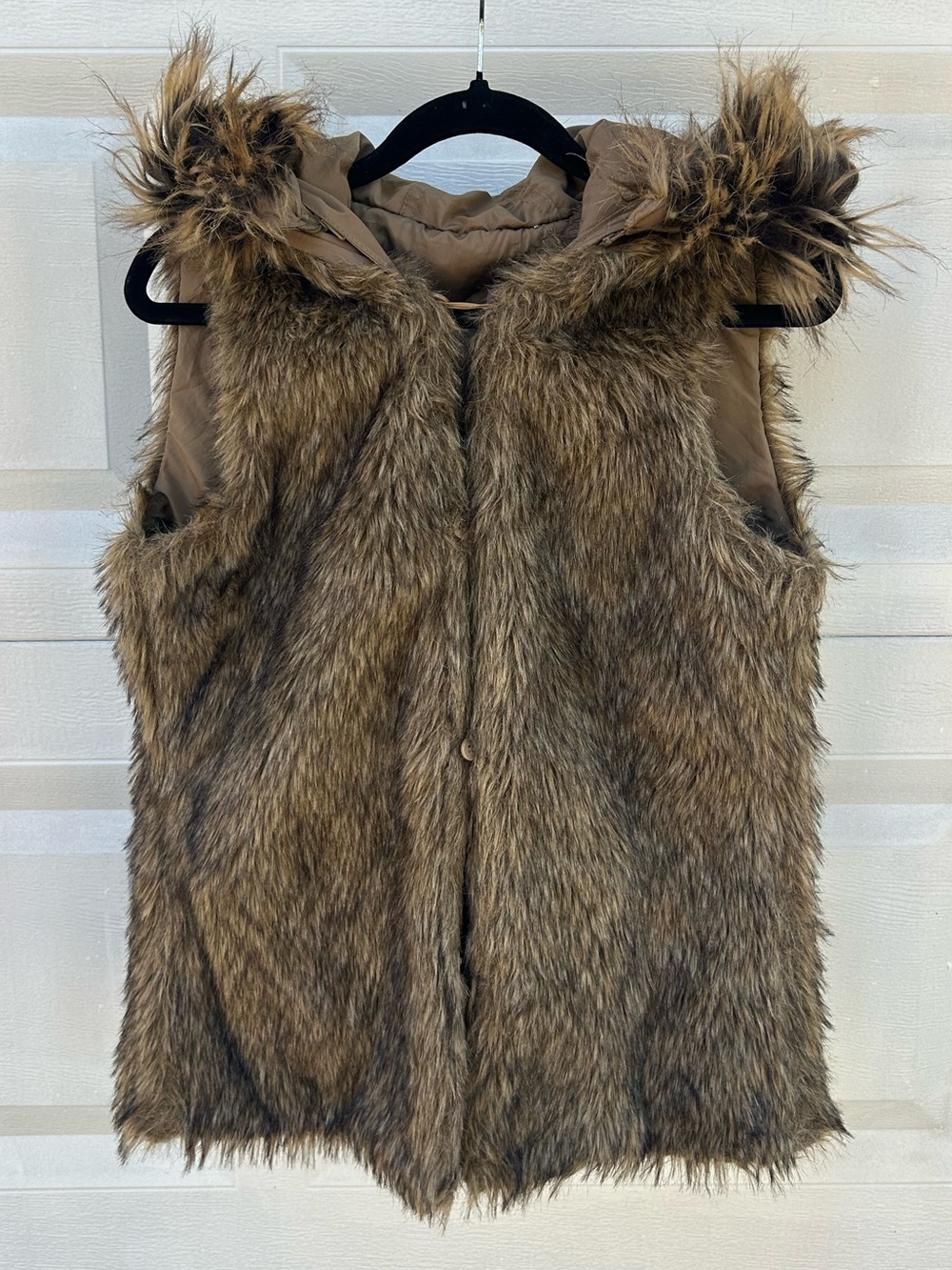 Y2K faux fur hooded vest